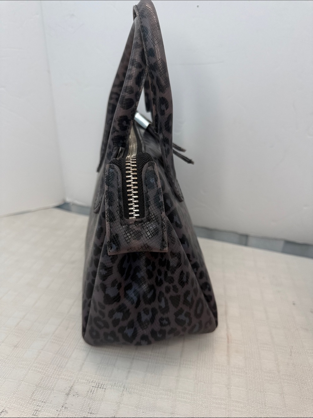 GUM DESIGN Leopard Print Satchel Handbag - - Picture 2 of 7
